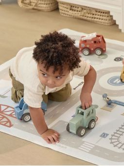 Tracteur en bois et figurine